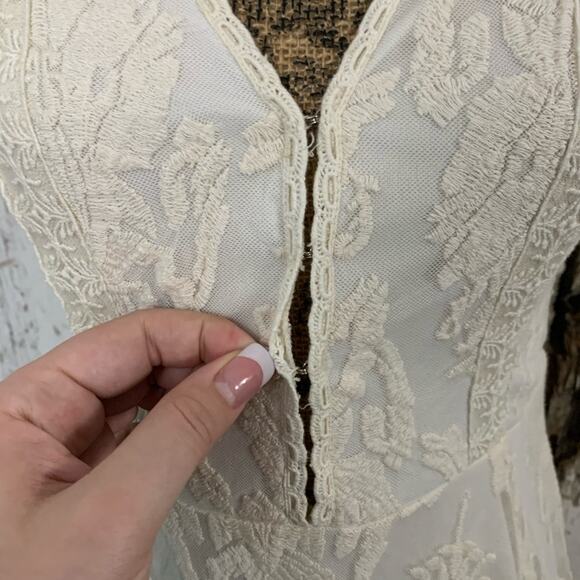 Anthropologie Antoinette Cream lace fit n flare dress - Picture 2 of 7